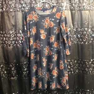Floral print dress with pockets!